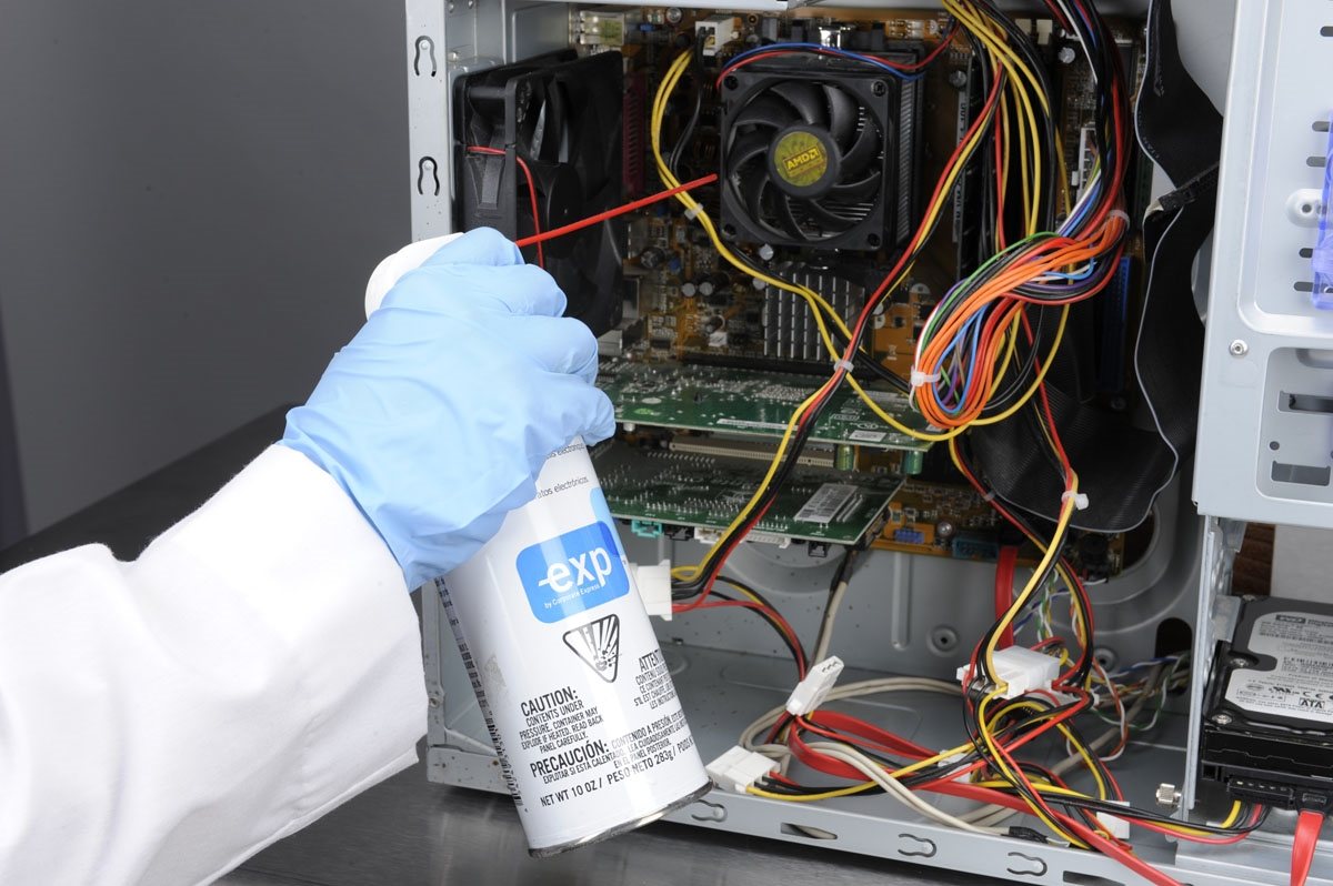 Como limpiar tu PC por dentro con aire comprimido 
