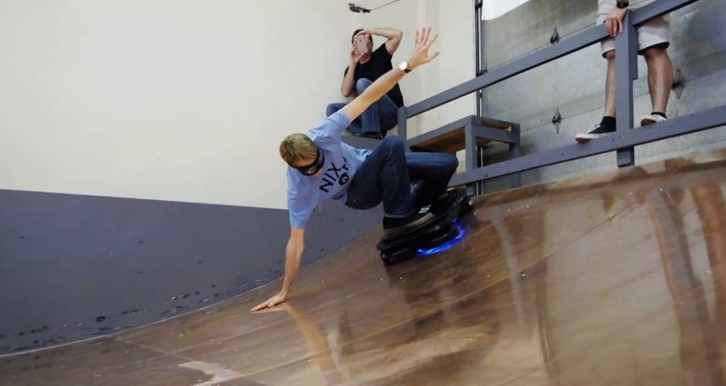 Tony Hawk sobre la primera patineta voladora