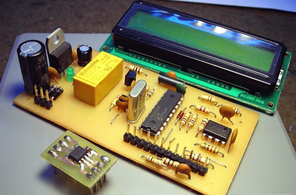 Microcontroladores: Termómetro I2C
