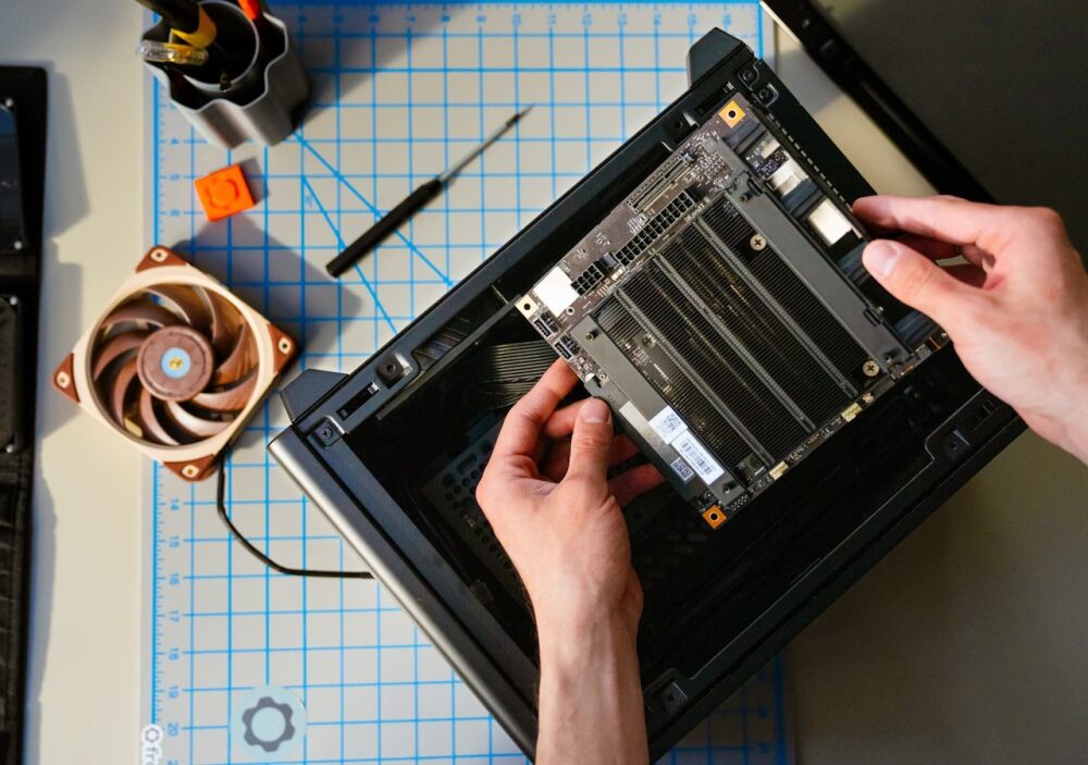 Framework apresenta seu novo computador de mesa