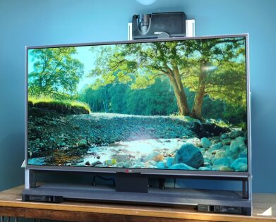 Budowa telewizora o „nieskończonym kontraście” z części z recyklingu