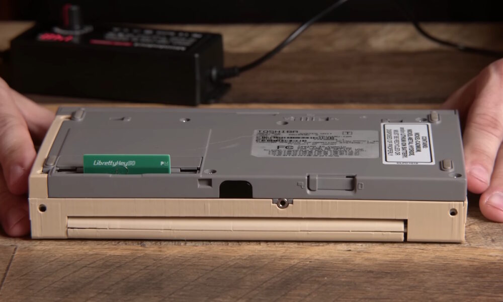 Het herbouwen van de behuizing van een retro-computer