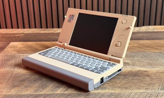 Die Rekonstruktion des Gehäuses eines Retro-Computers