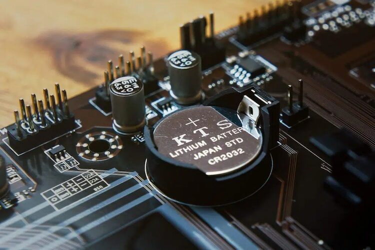 Zo bouw je een CMOS-batterij voor je retrocomputer