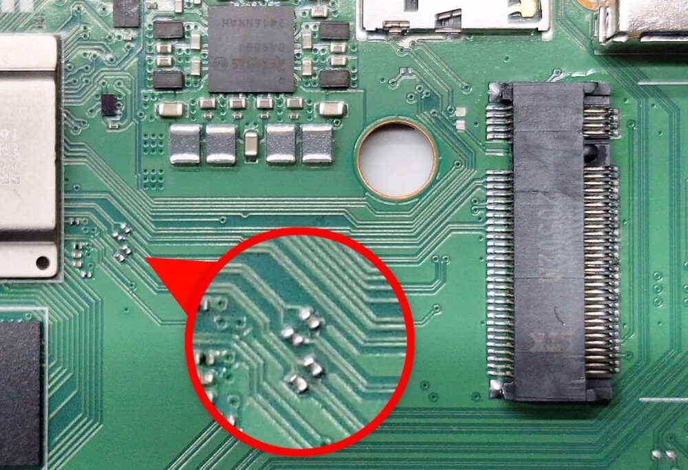 Zhakowano Raspberry Pi 500, aby zainstalować dysk NVMe