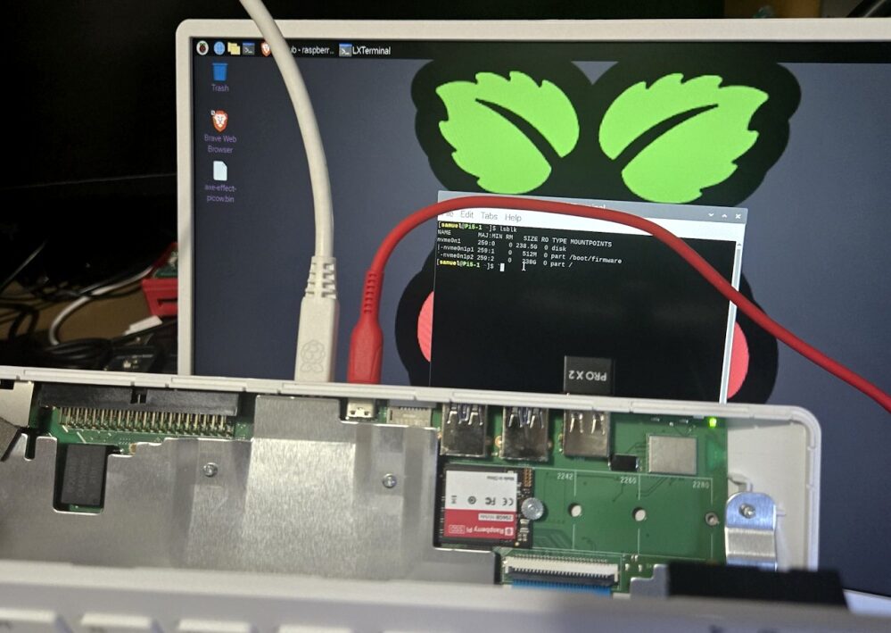 Zhakowano Raspberry Pi 500, aby zainstalować dysk NVMe