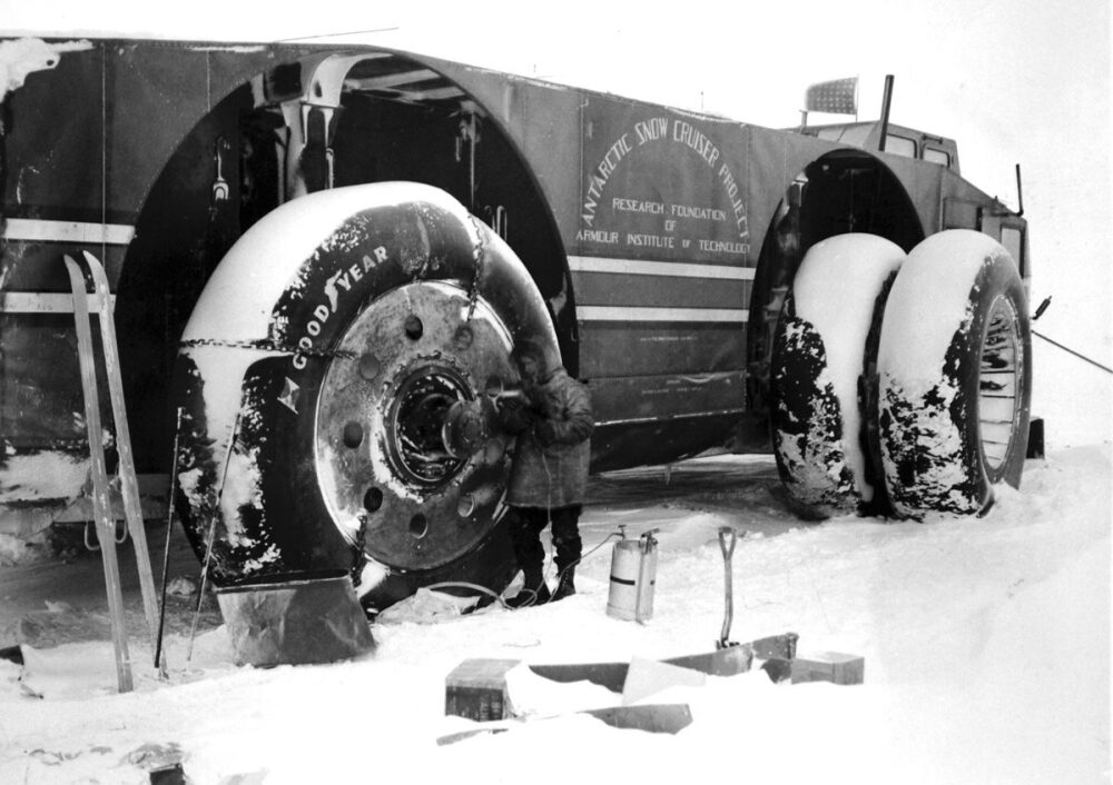 Antarctic Snow Cruiser: gigantyczny pojazd terenowy porzucony na Antarktydzie
