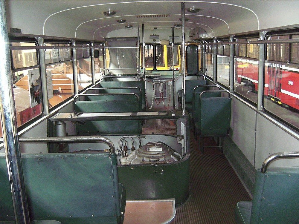 Gyrobus: Szwajcarski autobus elektryczny z kołem zamachowym