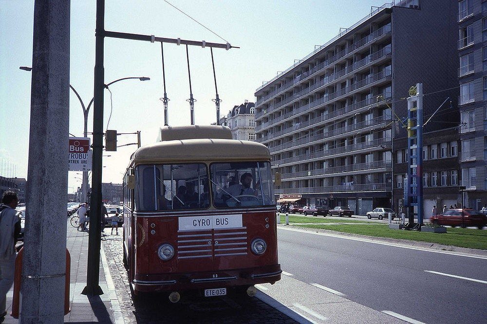 Gyrobus: Szwajcarski autobus elektryczny z kołem zamachowym