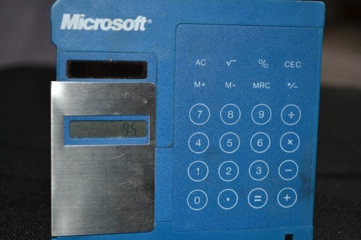 The Diskette Calculator: A Retro Rarity That Belongs on Any Desk