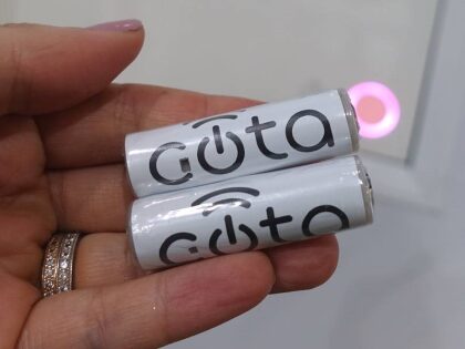 La batería AA que se recarga con «energía del aire»