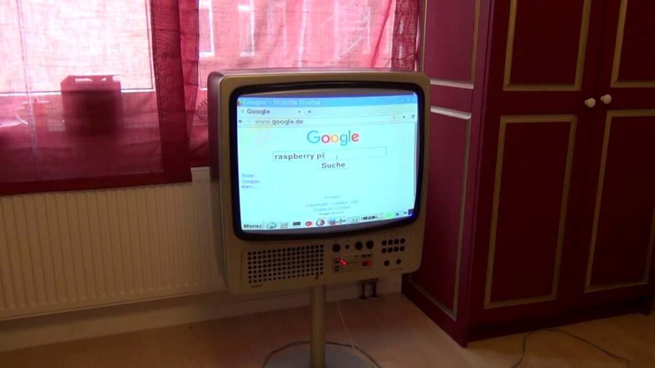 Un Raspberry Pi conectado a la Web con un TV de 36 años