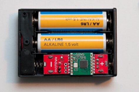 AAduino: een Arduino-kloon ter grootte van een AA-batterij
