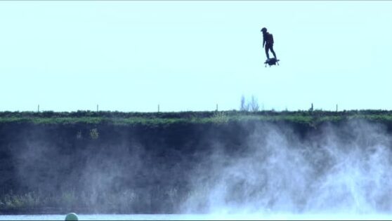 Flyboard Air: de vliegende plank in een verbluffende video
