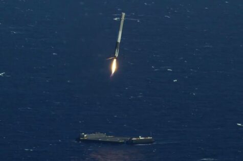 SpaceX réécrit l'histoire en faisant atterrir sa fusée sur son drone maritime