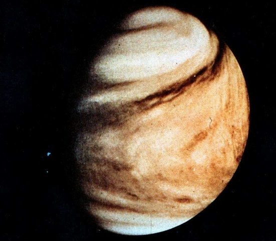 La temperatura promedio de Venus es de 480 grados centígrados.