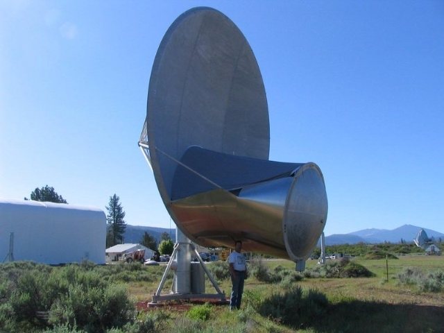 Una de las 42 antenas del Allen Telescope Array que ya se encuentran funcionando