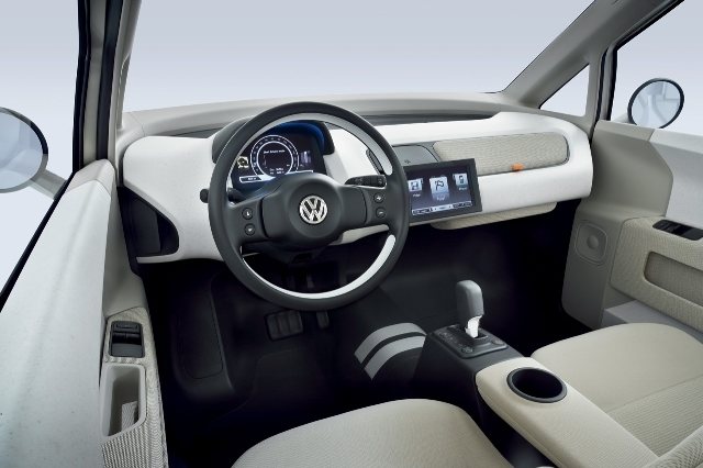 Los Space Up! Blue de VW incorporan pantallas comandadas por los gestos del usuario