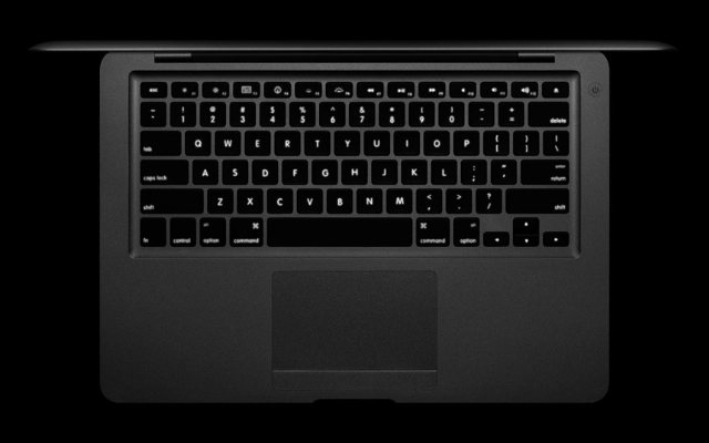El teclado con sensor de iluminación de la MacBook Air se ilumina en la oscuridad para que lo veamos claramente