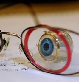 Otra muestra del prototipo de implante ocular