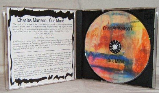 El interno del CD de Charles Manson "One Mind"