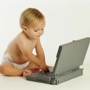 Puede sonar feo. Pero imagina, en todo momento, que le escribes a un bebé. A un niño que no sabe siquiera prender el ordenador.