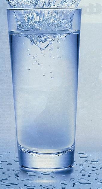 El vaso de agua mágico