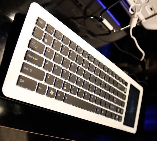 El Eee Keyboard revive el concepto del ordenador dentro del teclado