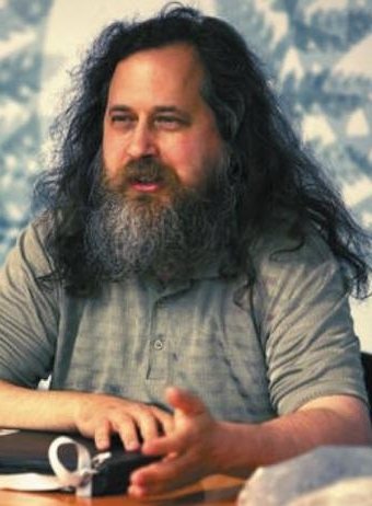 El minipc seguirá las directrices de Stallman, padre del software libre