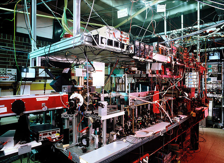 Los físicos del NIST emplearon iones de berilio y una serie de lásers.