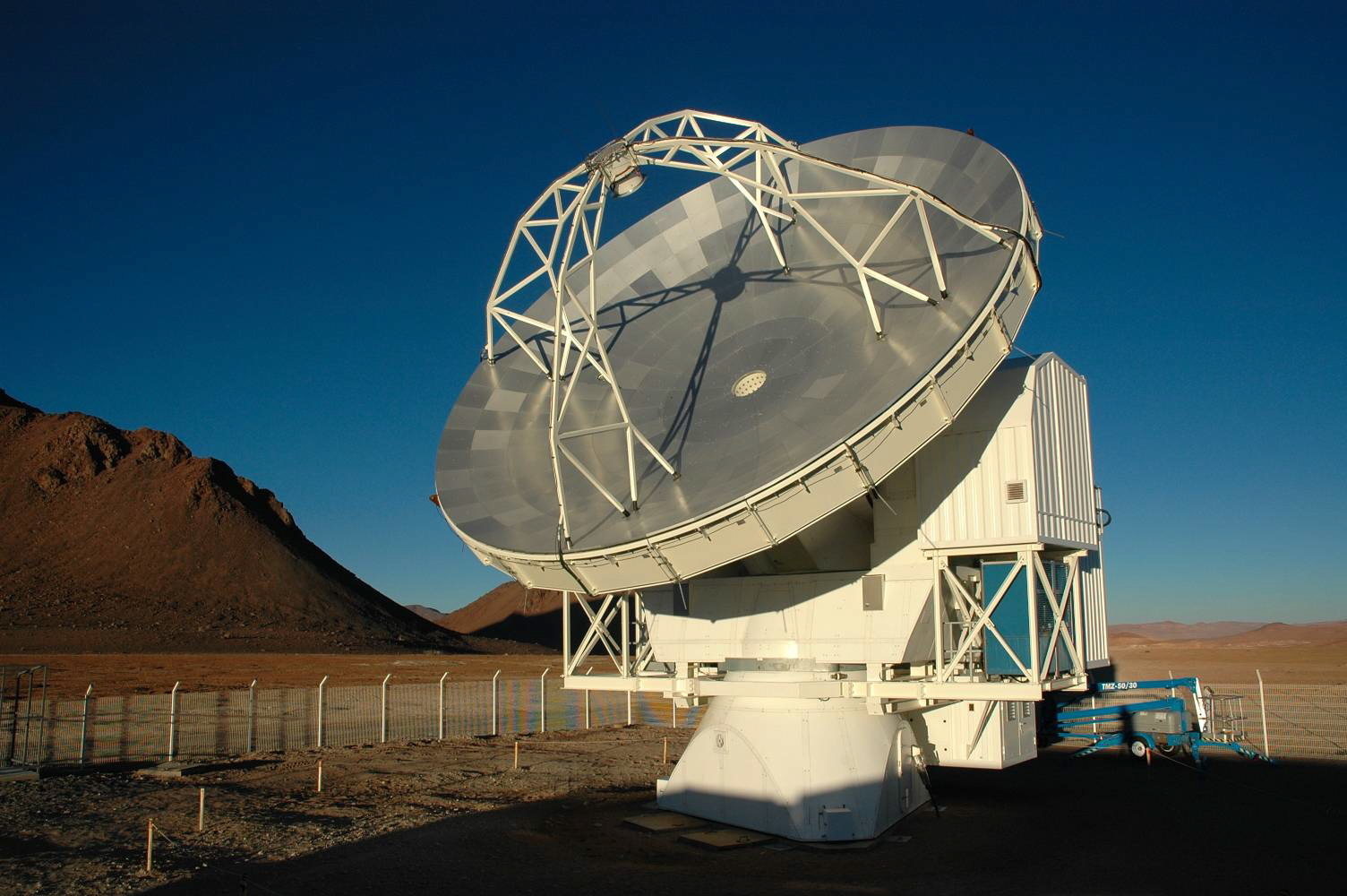 Telescopio APEX (Atacama Pathfinder Experiment Telescope), en el norte de Chile.