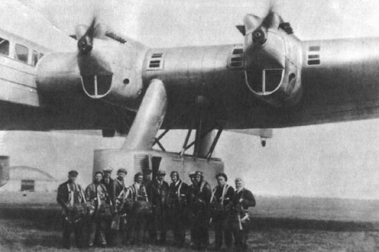El 21 de noviembre de 1933 el Kalinin K-7 se estrelló.