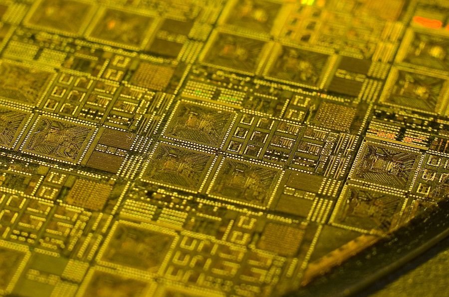 Imagen que muestra CSIRO de las obleas de chips de su nuevo receptor