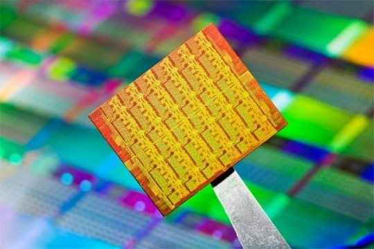 Intel planea seguir aumentando la cantidad de núcleos en sus procesadores, pero esto sería algo inútil según Nvidia
