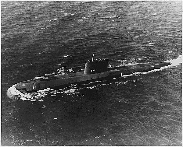 El USS Nautilus en su primera salida al mar, el 20 de enero de 1955.