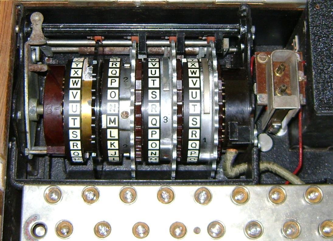 Interior de una máquina "Enigma" alemana, utilizada para codificar textos.