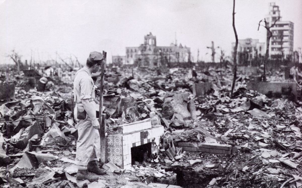 Resultados de resultados de las bombas estadounidenses sobre Nagasaki e Hiroshima.