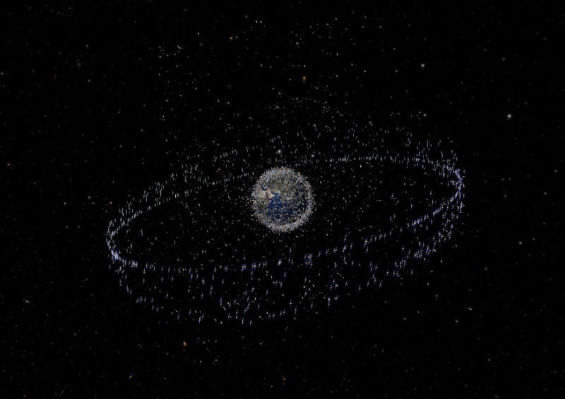 La órbita terrestre tiene tanta basura que DARPA quiere limpiarla.
