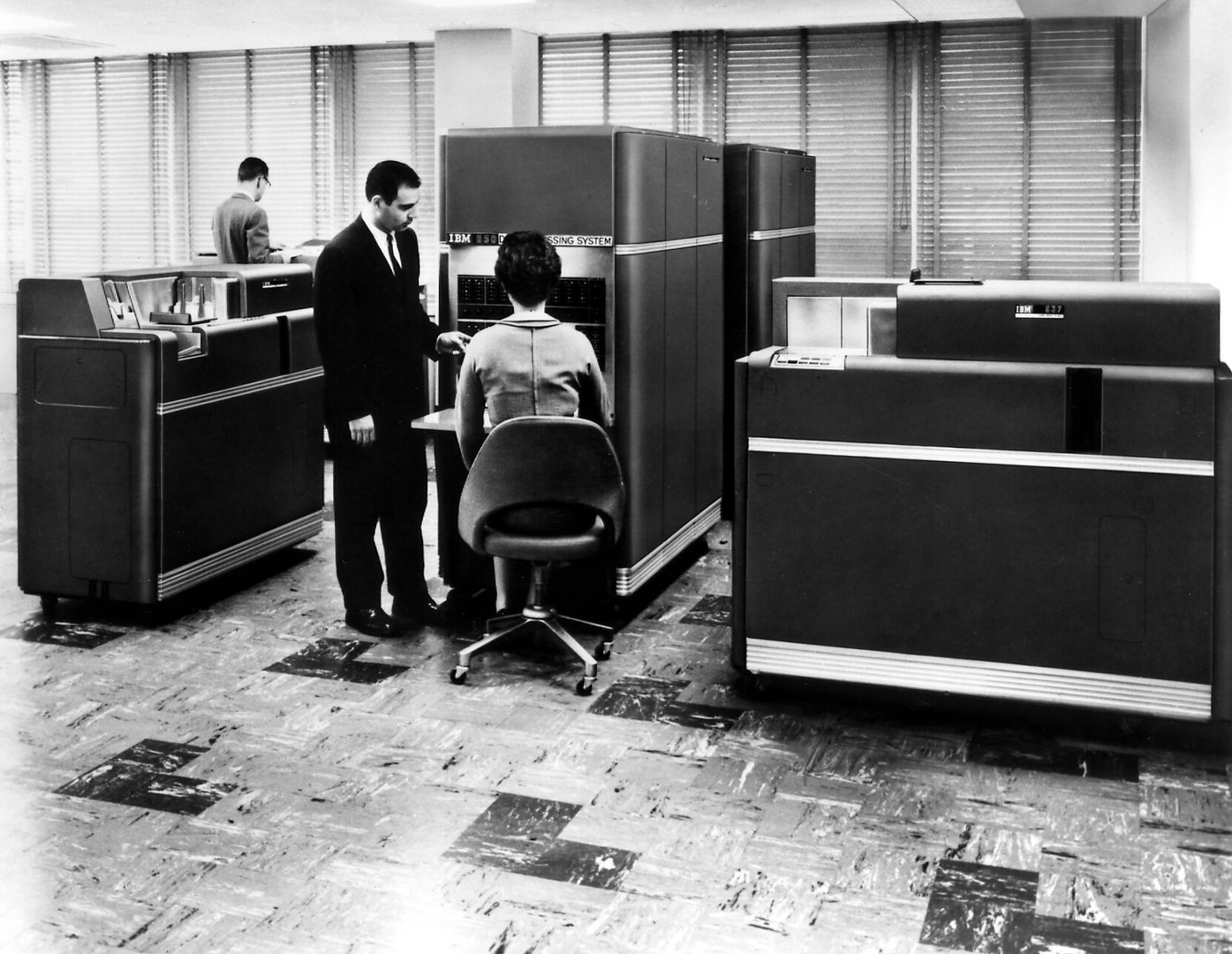 Se fabricaron y vendieron unas 2000 unidades del IBM 650.