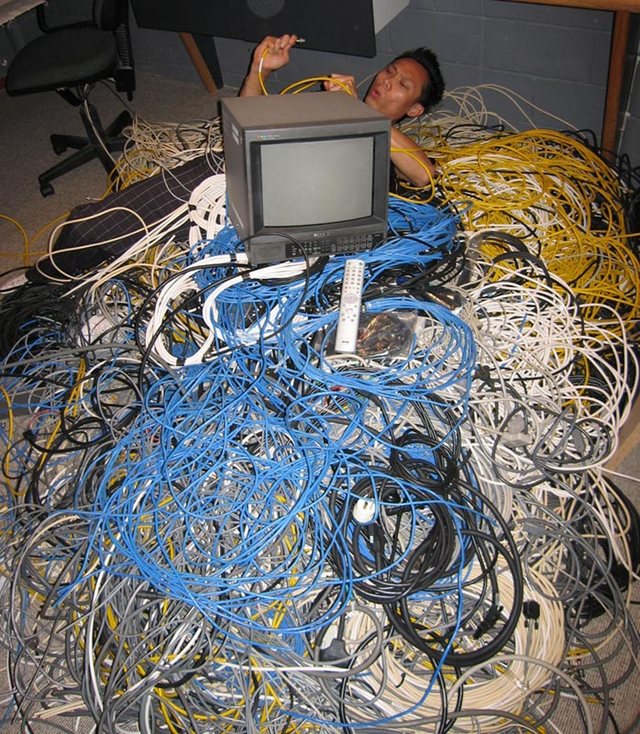 Cómo organizar cables – NeoTeo
