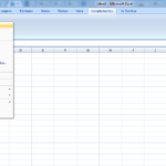Al abrir Excel tendrás que configurar la extensión, y la encontrarás en la pestaña “Complementos”,