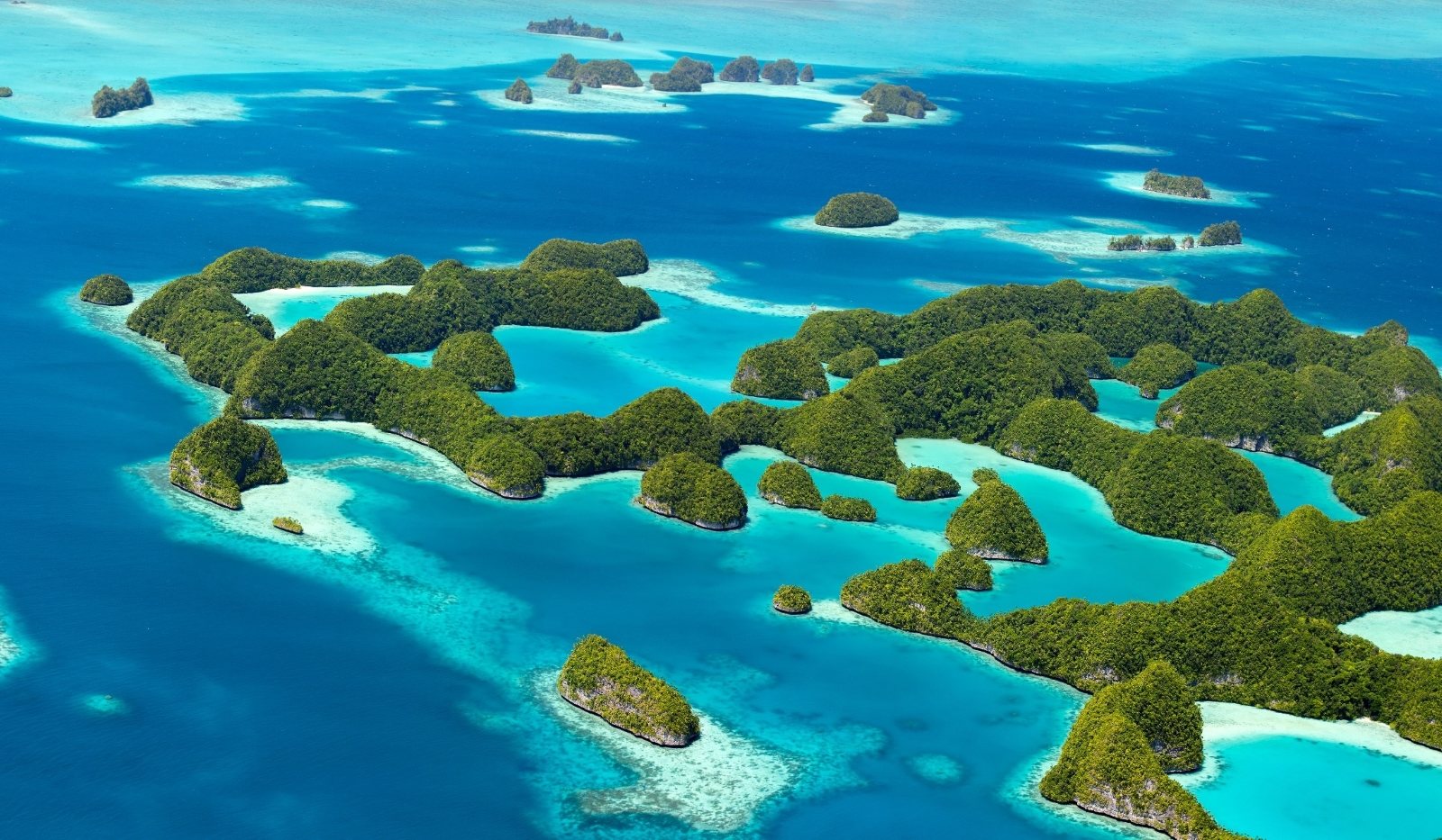 Тихий океан острова архипелаги. Федеративные штаты Микронезии. Коморские острова (архипелаг). Остров Палау Микронезия. Архипелажные воды.