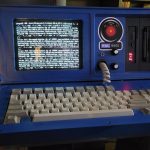 Cyberdeck retro con hardware industrial